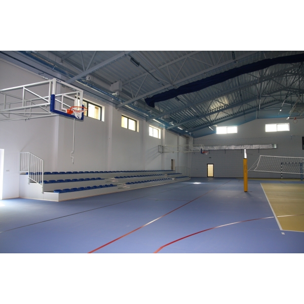 Feste Tribüne mit Kunststoffsitzen und Setzstufen - Typ TWZ