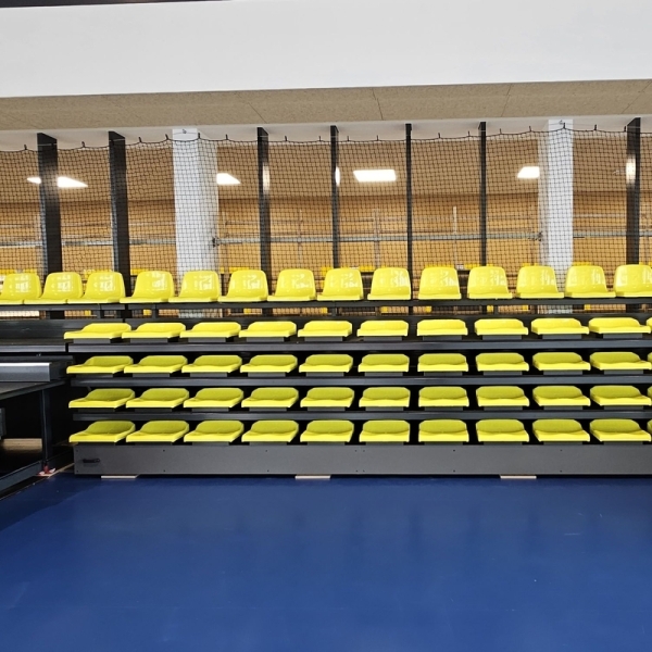 Teleskopische Klapptribünen TT-BETA-PN, Kunststoffsitze