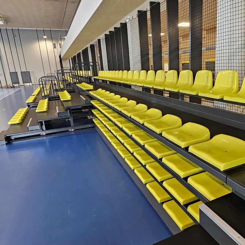 Teleskopische Klapptribünen TT-BETA-PN, Kunststoffsitze