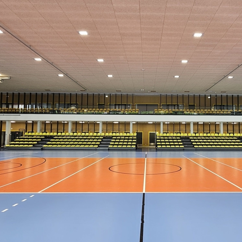 Teleskopische Klapptribünen TT-BETA-PN, Kunststoffsitze