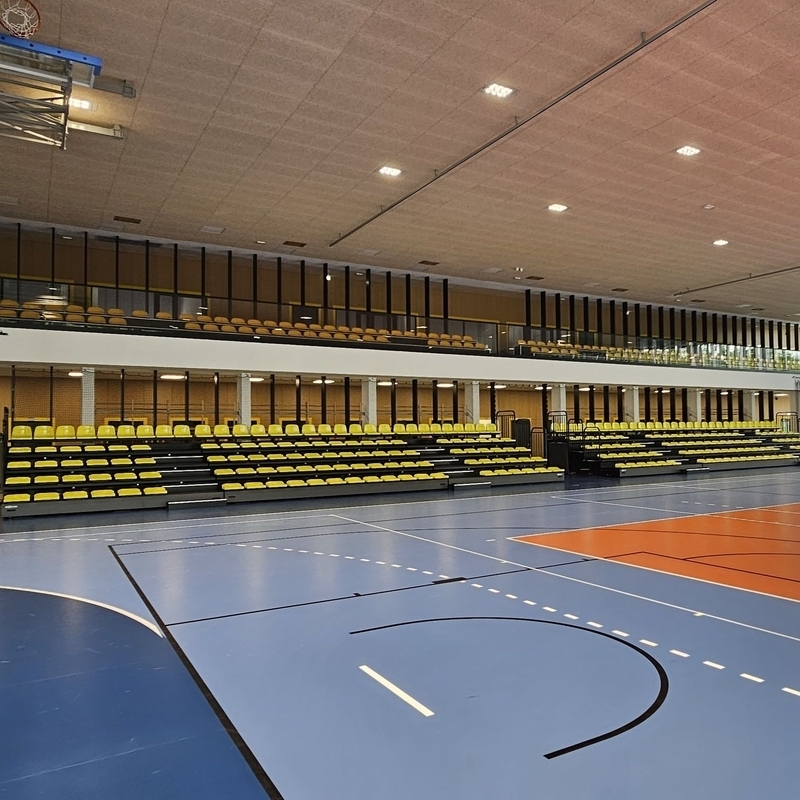 Teleskopische Klapptribünen TT-BETA-PN, Kunststoffsitze