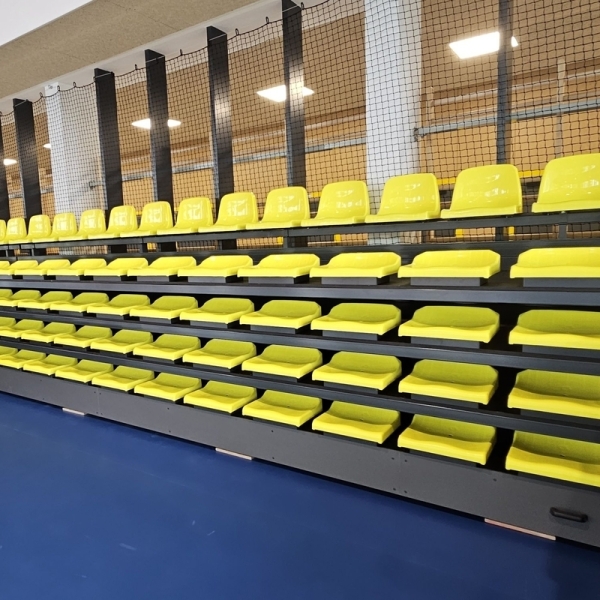 Teleskopische Klapptribünen TT-BETA-PN, Kunststoffsitze