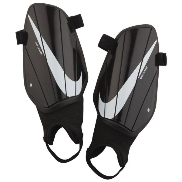 Fotbalový chránič Nike Charge, černobílý (velikost L) Fotbalový chránič Nike Charge, černobílý (velikost L)