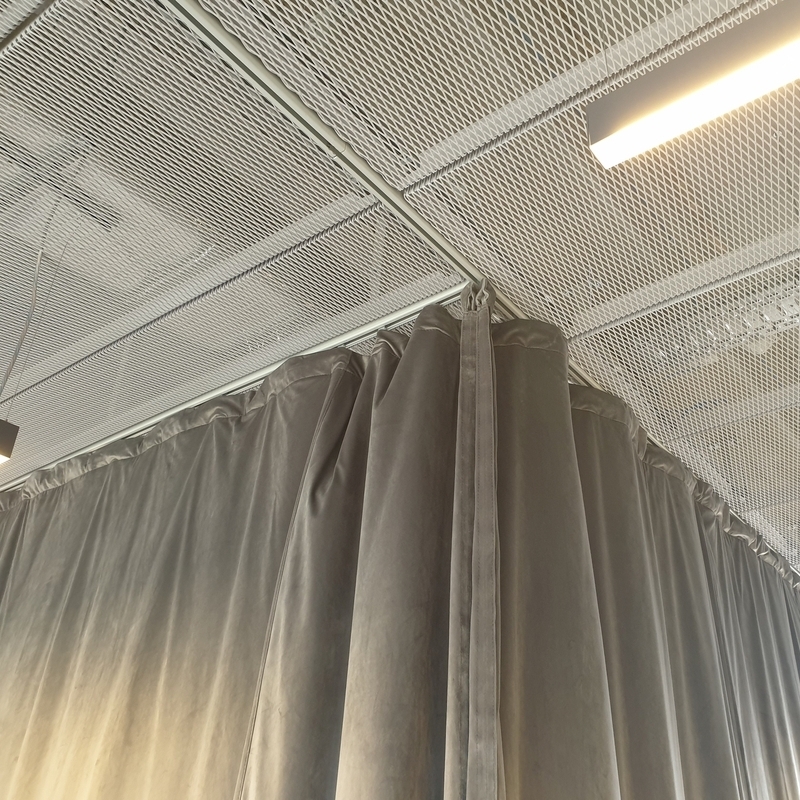 Sound-absorbing fencing curtain - 5 layers