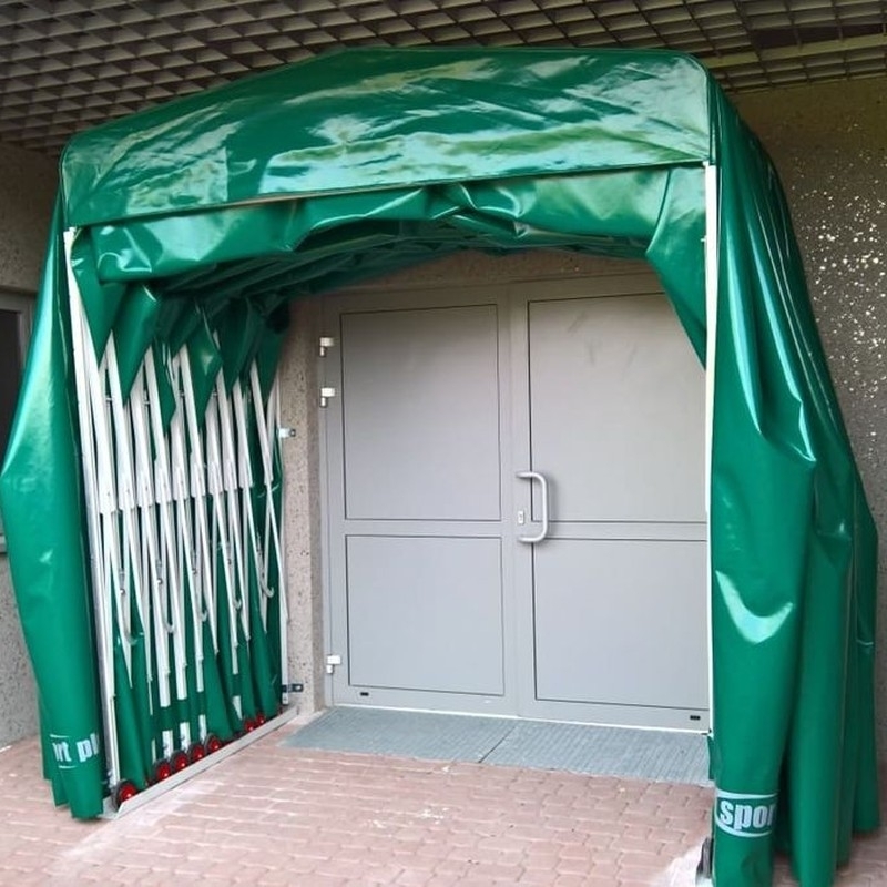 Teleskopowy tunel na stadion piłkarski