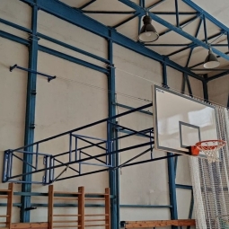 Výklopná konstrukce s úchyty, pro tabule 180x105 cm, sklápěcí na jednu stranu