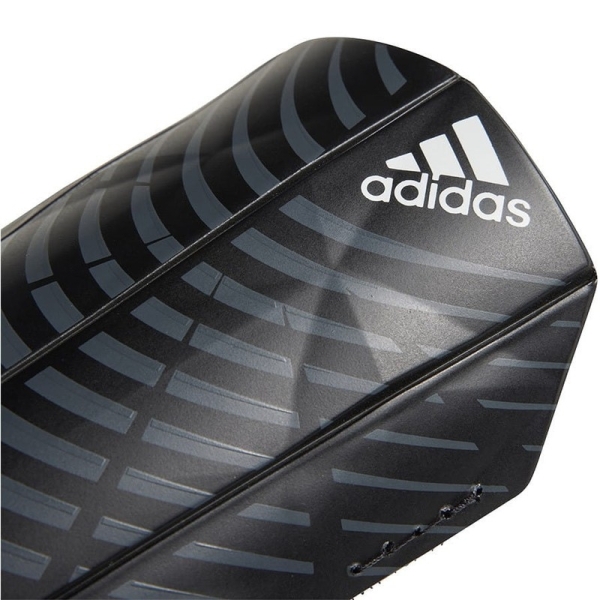 Adidas Predator SG TRN soccer protectors, size L, black color