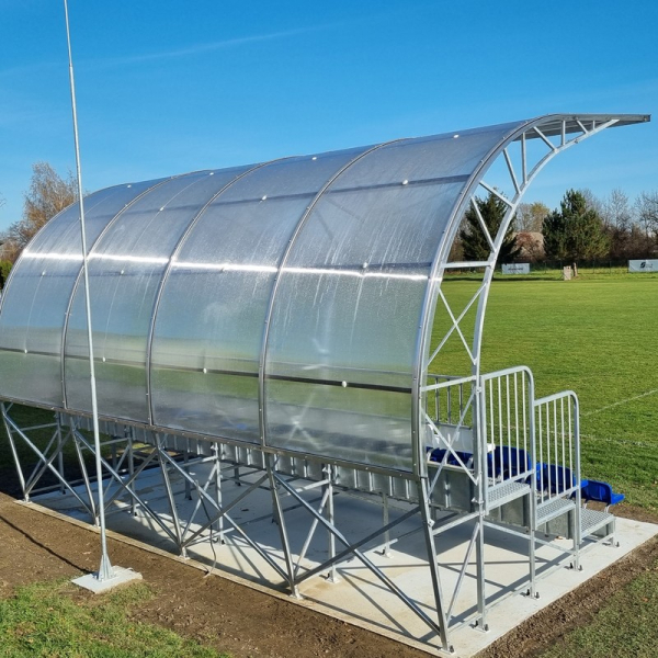 Permanente überdachte Tribüne - für den Einsatz im Freien