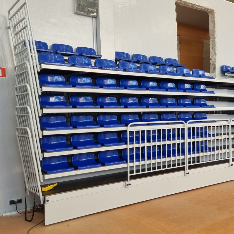 Teleskopische Klapptribünen TT-BETA-PN, Kunststoffsitze