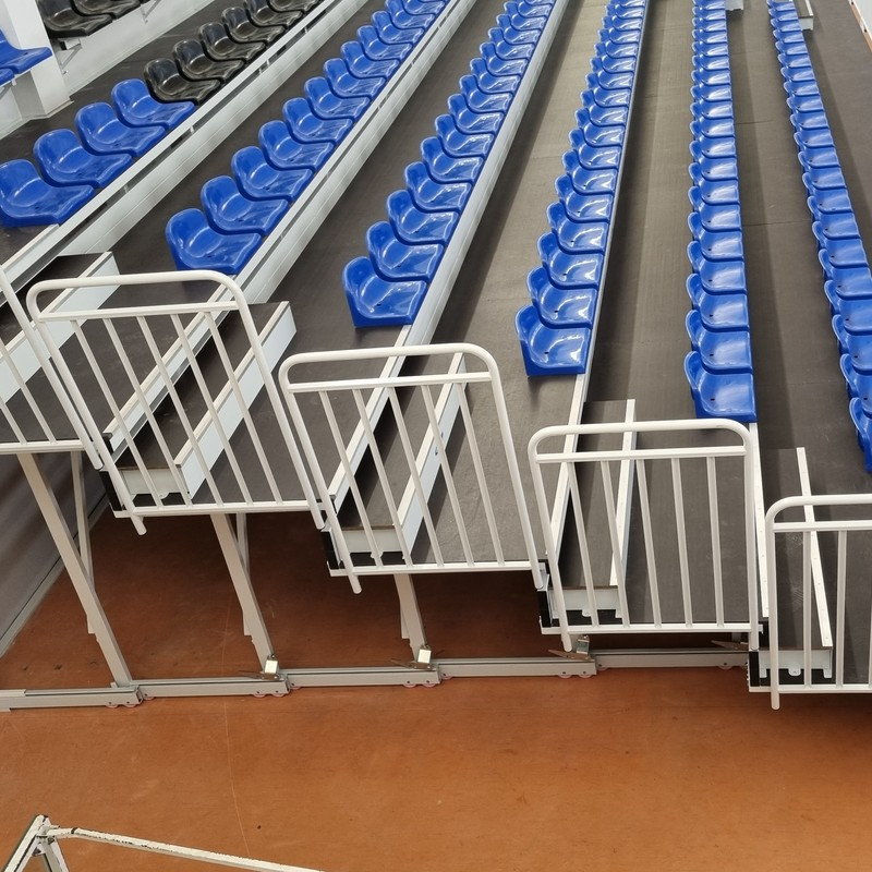 Teleskopische Klapptribünen TT-BETA-PN, Kunststoffsitze