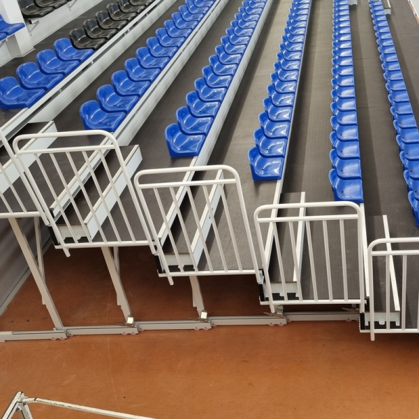 Teleskopische Klapptribünen TT-BETA-PN, Kunststoffsitze