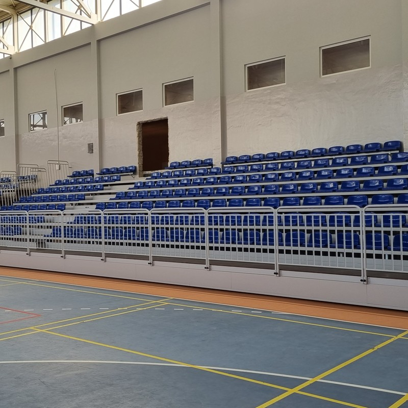 Teleskopische Klapptribünen TT-BETA-PN, Kunststoffsitze