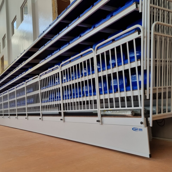 Teleskopische Klapptribünen TT-BETA-PN, Kunststoffsitze