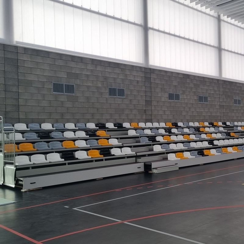 Teleskopische Klapptribünen TT-BETA-PN, Kunststoffsitze