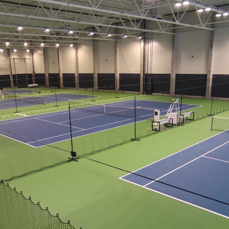 Höhenverstellbarer Träger für Sicherheitsnetze