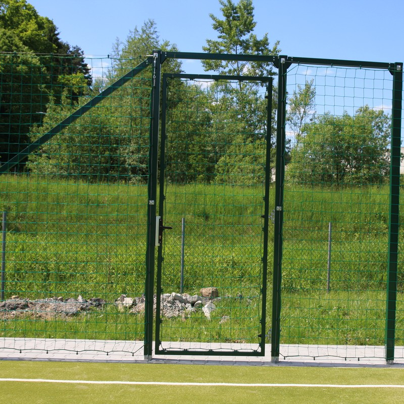 Football catches - a set of posts with a height of 4m