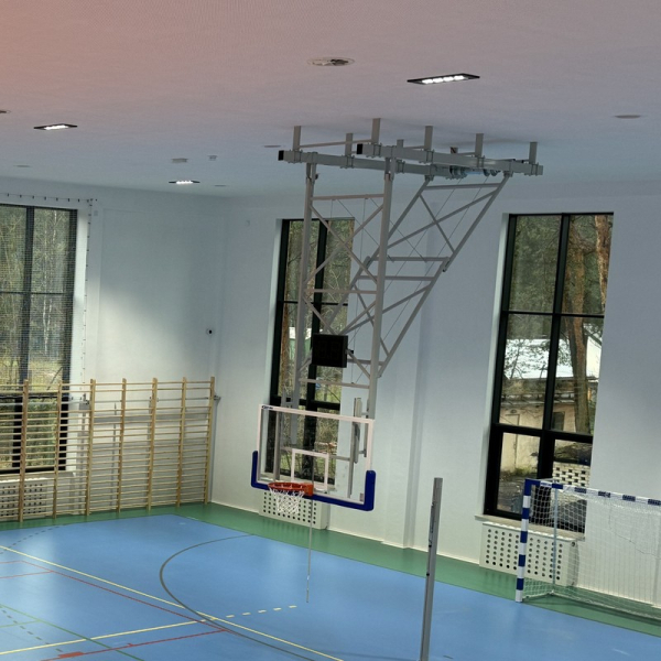 Závěsná konstrukce s elektrickým pohonem pro basketbal