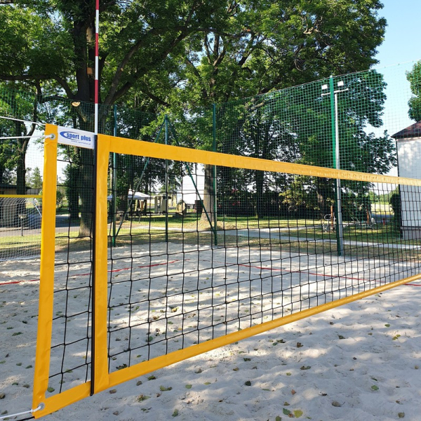 Beach volleyball net black with antennas, padded sides