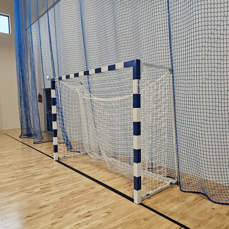 Handball nets, PE 2.5 mm, 0.8x1 m deep, with catcher