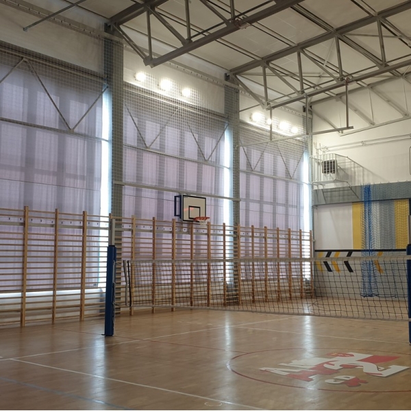 Rollladensystem für Verdunkelungsvorhänge mit elektrischem Antrieb