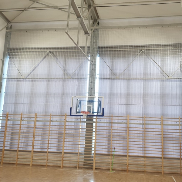 Rollladensystem für Verdunkelungsvorhänge mit elektrischem Antrieb