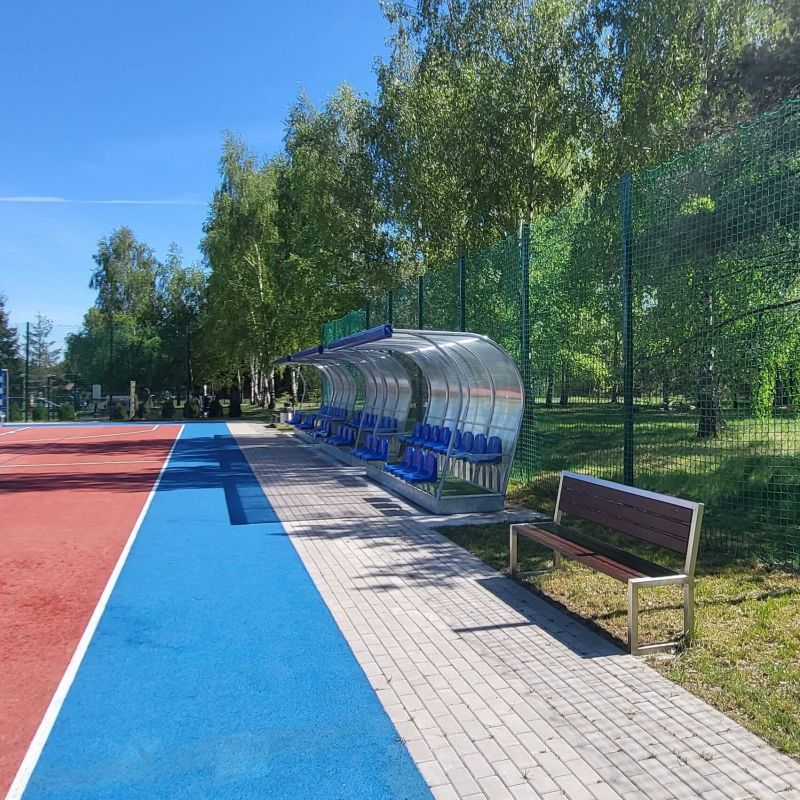 Zweireihige Kabine für Reservespieler