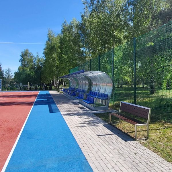 Zweireihige Kabine für Reservespieler