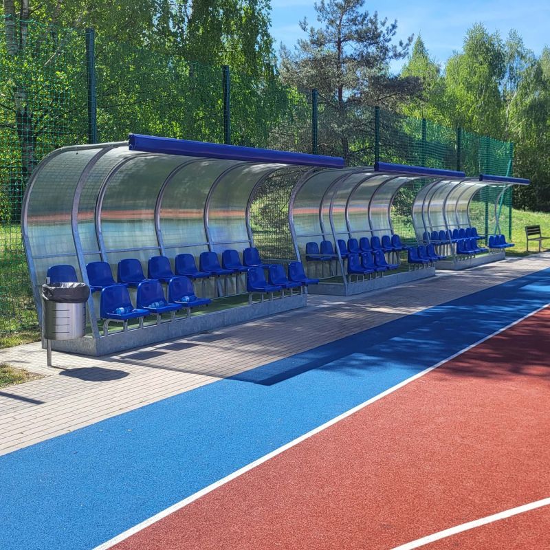 Zweireihige Kabine für Reservespieler