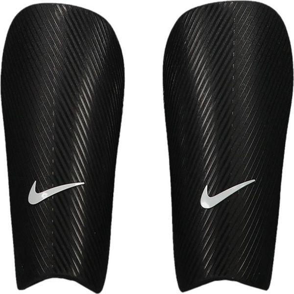 Fotbalový chránič Nike J.Guard, černá barva