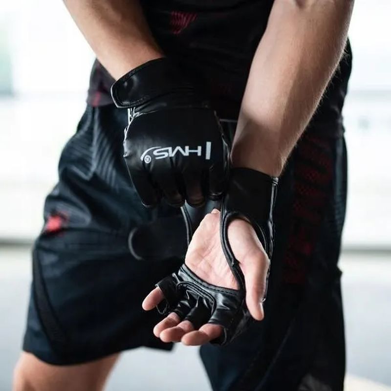 Nils TB03 elektronisches Boxschild mit Handschuhen,