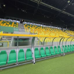 Kryt předního profilu střechy kabiny z polyuretanové pěny