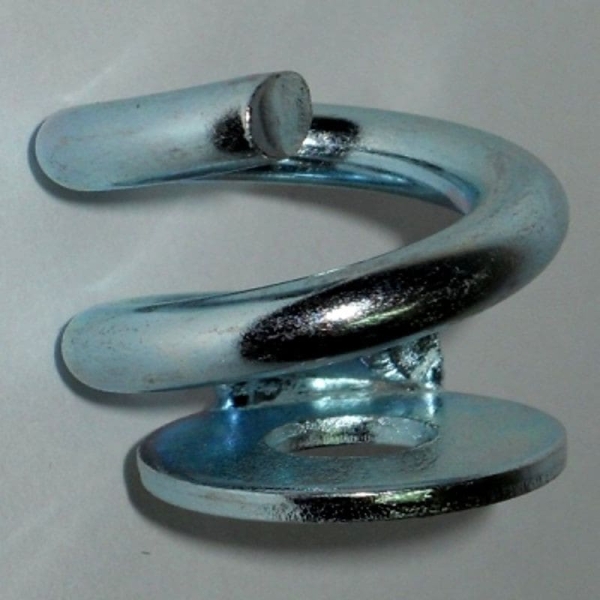 Befestigungshaken für Tornetz (auf einer Unterlage)