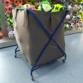 Trolleys und Ständer